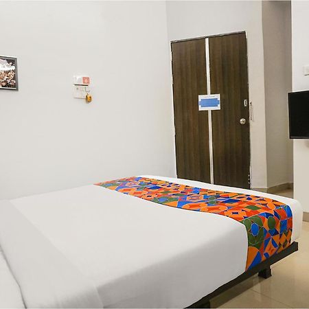 Fabhotel Aura Homes - Nr Khandoba Mandir Pimpri-Chinchwad 外观 照片