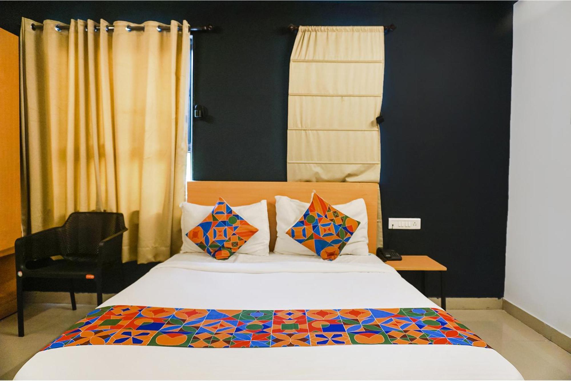 Fabhotel Aura Homes - Nr Khandoba Mandir Pimpri-Chinchwad 外观 照片